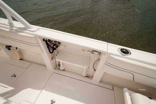 Intrepid 327-I Valor Yacht For Sale
