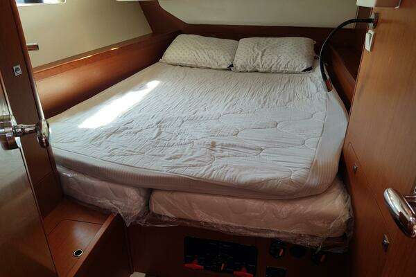 Beneteau  Yacht For Sale