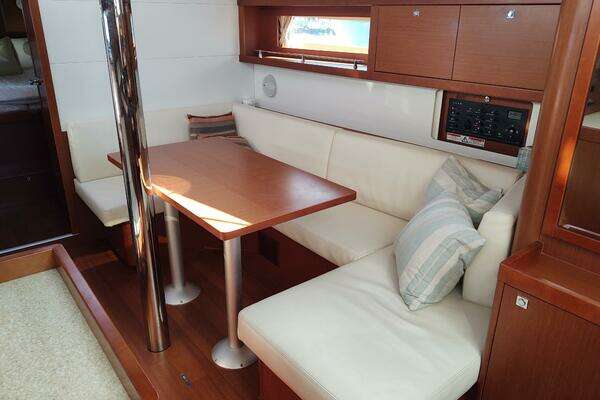 Beneteau  Yacht For Sale