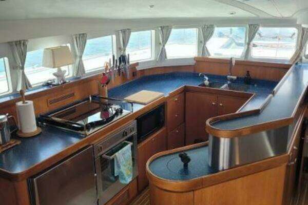 Lagoon 570 Yacht For Sale