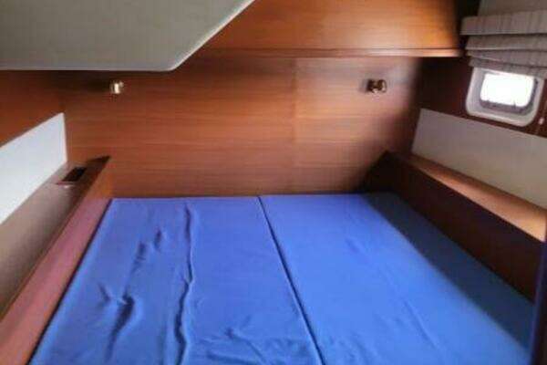 Lagoon 570 Yacht For Sale