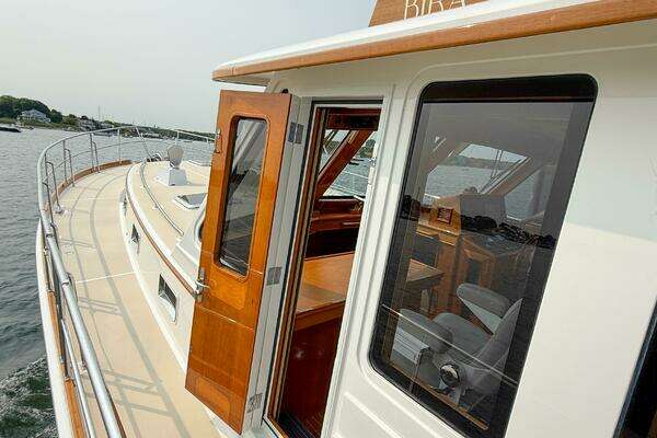Grand Banks 49 Eastbay SX Yacht For Sale