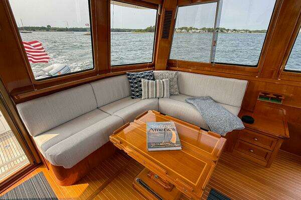 Grand Banks 49 Eastbay SX Yacht For Sale