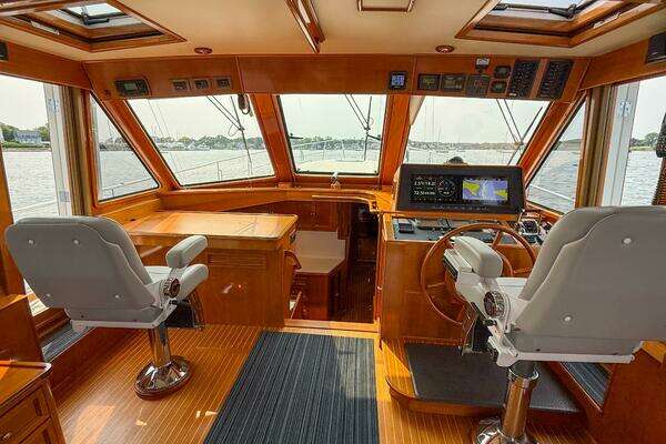 Grand Banks 49 Eastbay SX Yacht For Sale