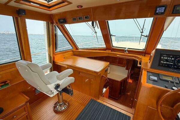 Grand Banks 49 Eastbay SX Yacht For Sale