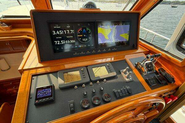 Grand Banks 49 Eastbay SX Yacht For Sale