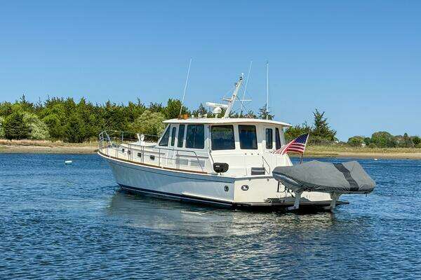 Grand Banks 49 Eastbay SX Yacht For Sale