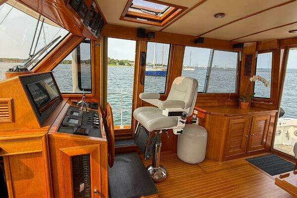 Grand Banks 49 Eastbay SX Yacht For Sale