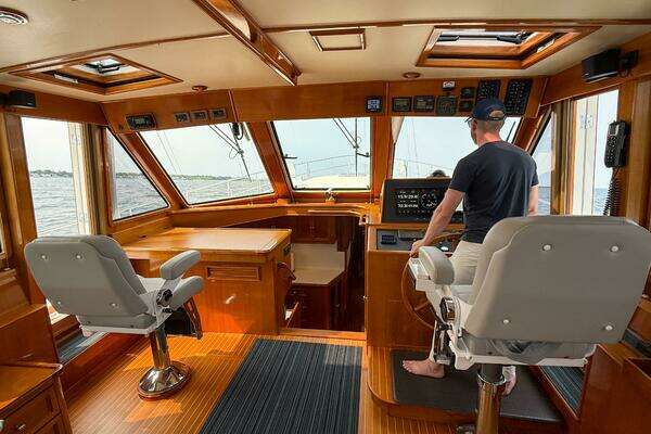 Grand Banks 49 Eastbay SX Yacht For Sale