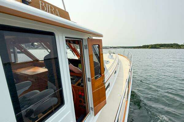 Grand Banks 49 Eastbay SX Yacht For Sale