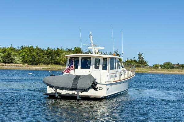 Grand Banks 49 Eastbay SX Yacht For Sale