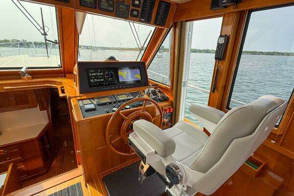 Grand Banks 49 Eastbay SX Yacht For Sale