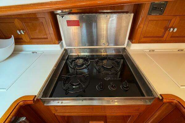 Grand Banks 49 Eastbay SX Yacht For Sale