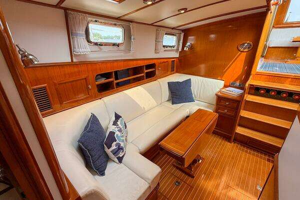 Grand Banks 49 Eastbay SX Yacht For Sale