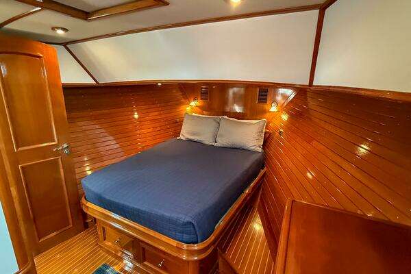 Grand Banks 49 Eastbay SX Yacht For Sale
