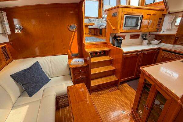 Grand Banks 49 Eastbay SX Yacht For Sale