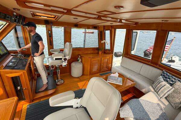 Grand Banks 49 Eastbay SX Yacht For Sale