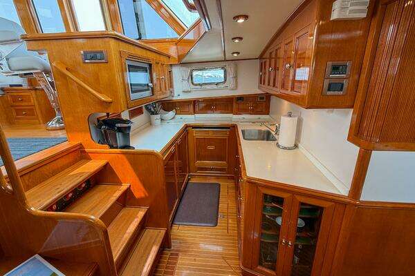 Grand Banks 49 Eastbay SX Yacht For Sale