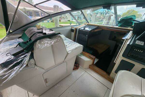 Photo of the 1987 Sea Ray 