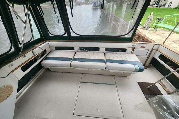 Photo of the 1987 Sea Ray 