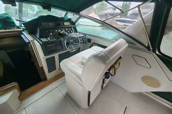 Photo of the 1987 Sea Ray 