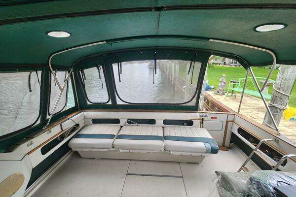 Photo of the 1987 Sea Ray 