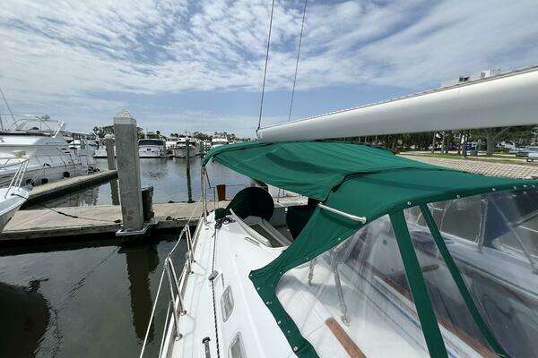 Beneteau Oceanis Yacht For Sale