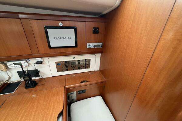 Beneteau Oceanis Yacht For Sale