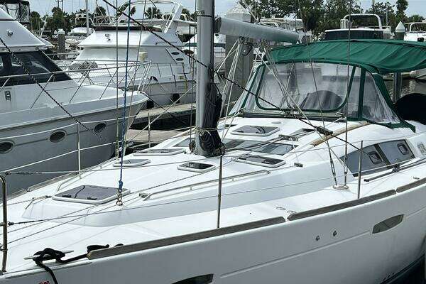 Beneteau Oceanis Yacht For Sale