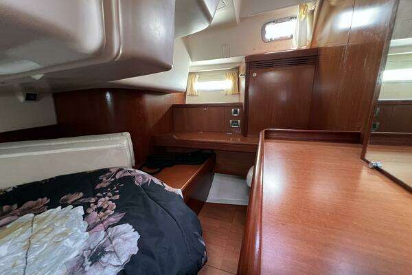 Beneteau Oceanis Yacht For Sale