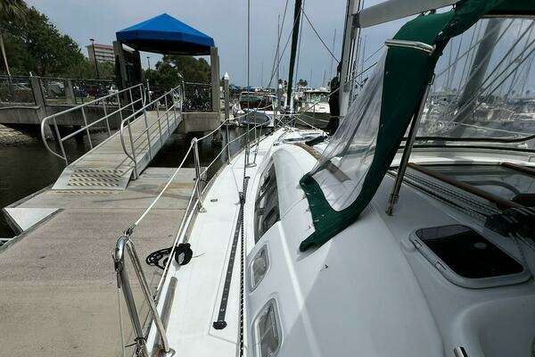 Beneteau Oceanis Yacht For Sale