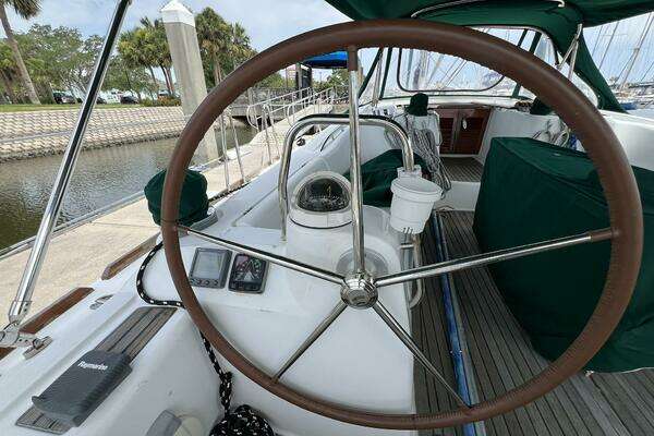 Beneteau Oceanis Yacht For Sale