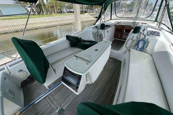 Beneteau Oceanis Yacht For Sale