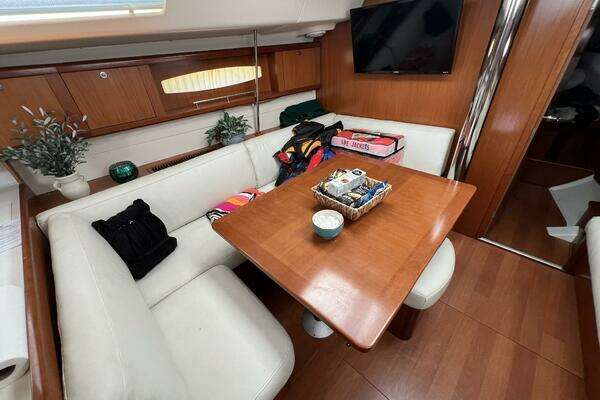 Beneteau Oceanis Yacht For Sale