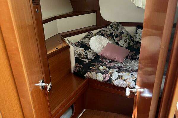 Beneteau Oceanis Yacht For Sale