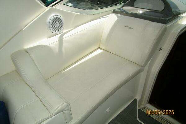 Cruisers Yachts 415 Express Yacht For Sale