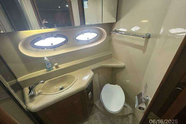 Cruisers Yachts 415 Express Yacht For Sale