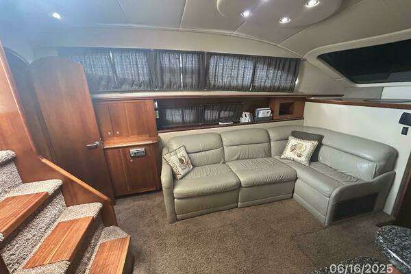 Cruisers Yachts 415 Express Yacht For Sale