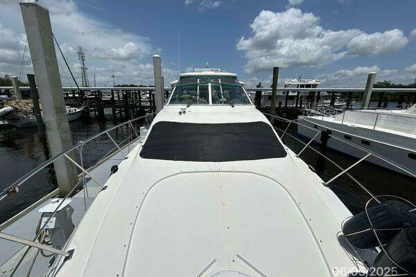 Cruisers Yachts 415 Express Yacht For Sale