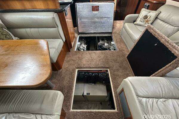 Cruisers Yachts 415 Express Yacht For Sale