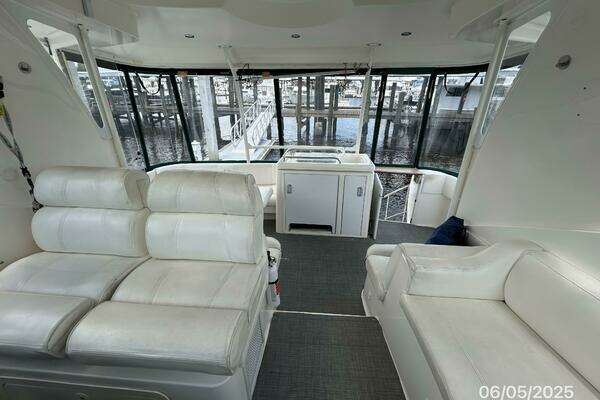 Cruisers Yachts 415 Express Yacht For Sale