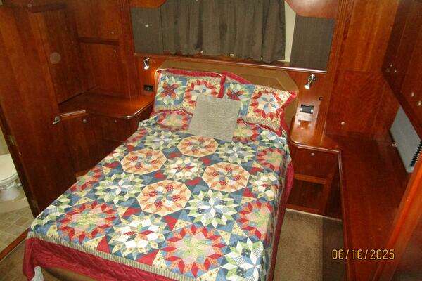 Cruisers Yachts 415 Express Yacht For Sale