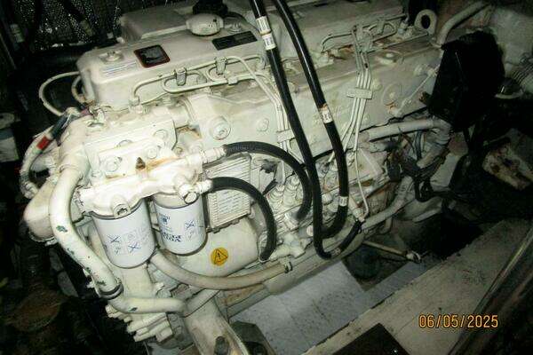 Cruisers Yachts 415 Express Yacht For Sale