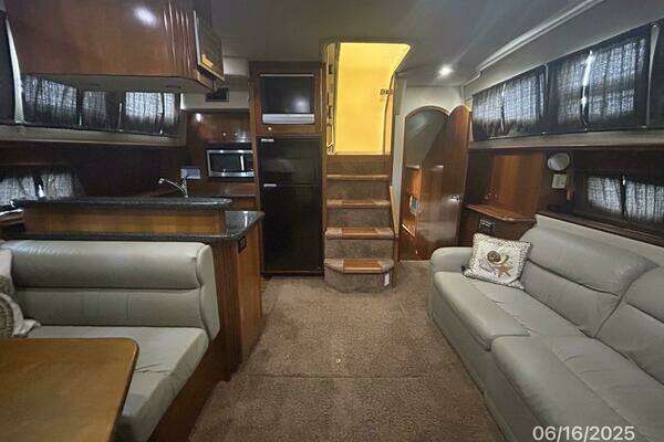 Cruisers Yachts 415 Express Yacht For Sale