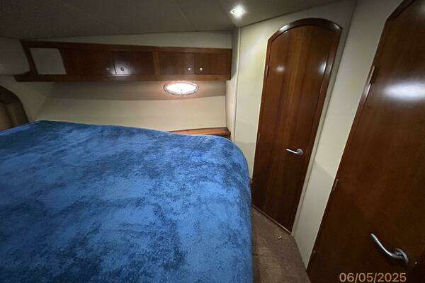 Cruisers Yachts 415 Express Yacht For Sale