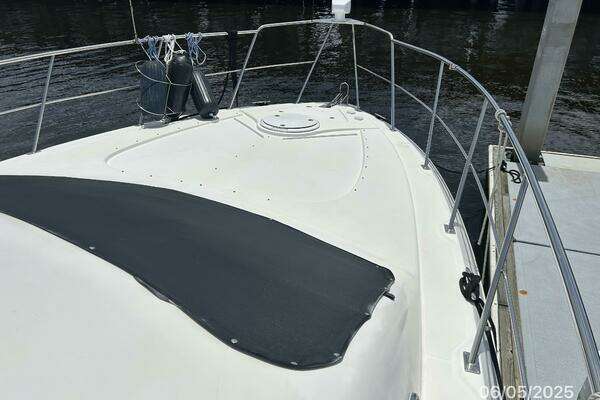 Cruisers Yachts 415 Express Yacht For Sale