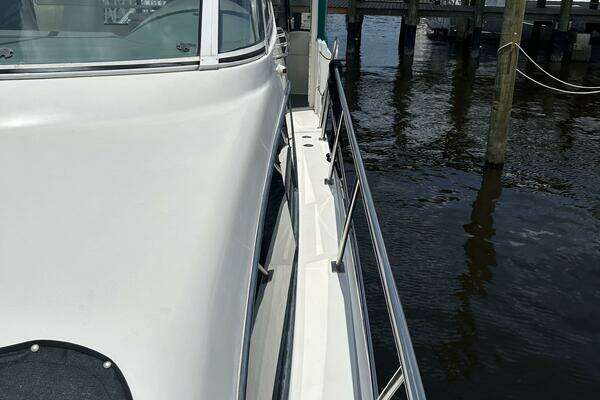 Cruisers Yachts 415 Express Yacht For Sale