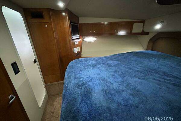 Cruisers Yachts 415 Express Yacht For Sale