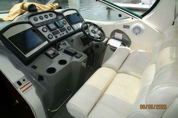 Cruisers Yachts 415 Express Yacht For Sale