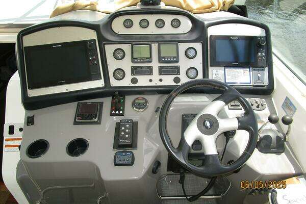 Cruisers Yachts 415 Express Yacht For Sale